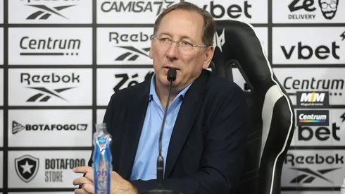 Foto: Vitor Silva/Botafogo - John Textor durante entrevista coletiva no Botafogo.