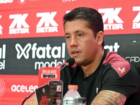 Thiago Carpini revela nova busca por 'camisa 9' no Vitória