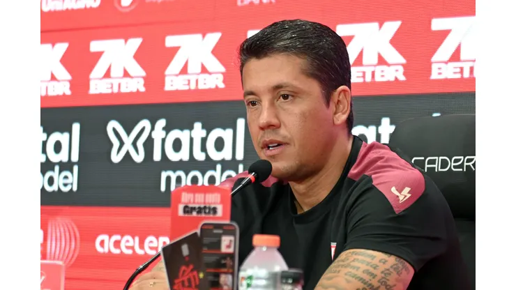 Thiago Carpini técnico do Vitória
