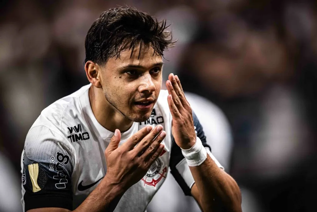 Romero comemorando gol durante partida contra o Mirassol no Campeonato Paulista de 2025. Foto: Leonardo Lima/AGIF