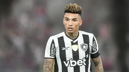 Igor Jesus em partida pelo Botafogo no Campeonato Carioca 2025. Foto: Thiago Ribeiro/AGIF