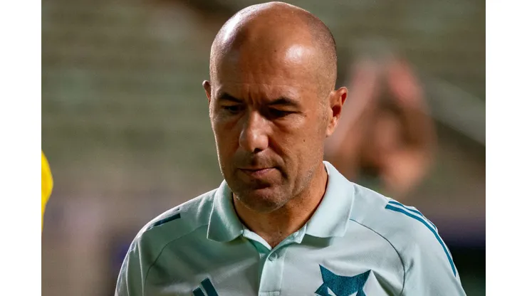 Leonardo Jardim durante confronto contra o América-MG no Campeonato Mineiro de 2025.