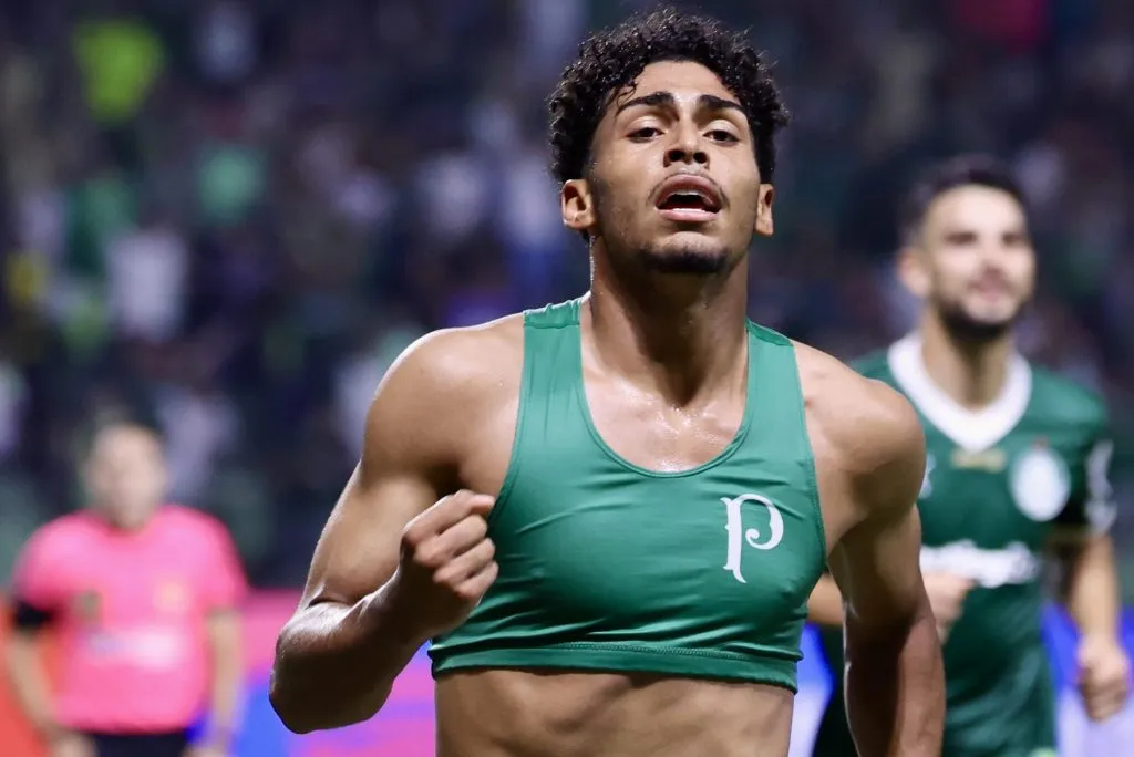 SP – SAO PAULO – 20/02/2025 – PAULISTA 2025, PALMEIRAS X BOTAFOGO-SP – Luighi jogador do Palmeiras comemora seu gol durante partida contra o Botafogo-SP no estadio Arena Allianz Parque pelo campeonato Paulista 2025. Foto: Marcello Zambrana/AGIF