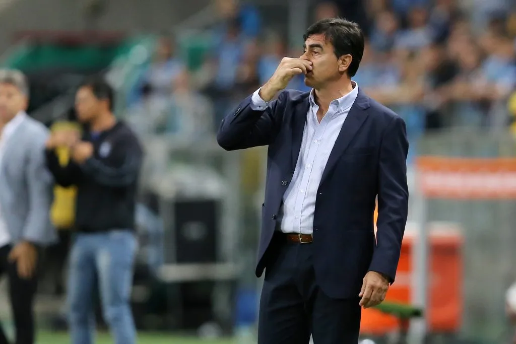 Gustavo Quinteros técnico do Grêmio – Foto: Pedro H. Tesch/AGIF