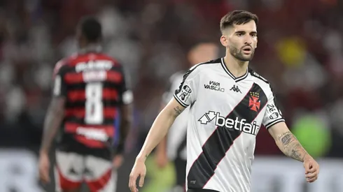 RJ - RIO DE JANEIRO - 01/03/2025 - CARIOCA 2025, VASCO X FLAMENGO - Garre jogador do Vasco durante partida contra o Flamengo no estadio Engenhao pelo campeonato Carioca 2025. Foto: Thiago Ribeiro/AGIF