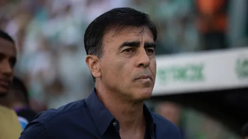 Gustavo Quinteros irá escalar uma equipe mesclada do Grêmio pela Copa do Brasil. Foto: Liamara Polli/AGIF