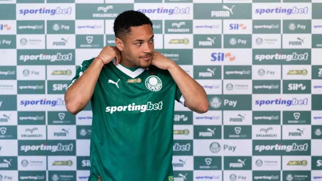 Vitor Roque, atacante do Palmeiras