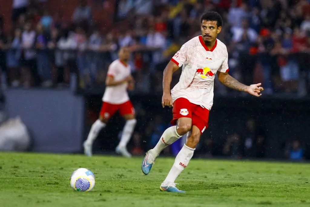 Lucas Evangelista jogador do Bragantino durante partida contra o Cuiabá pelo campeonato Brasileiro A 2024. Foto: Marco Miatelo/AGIF