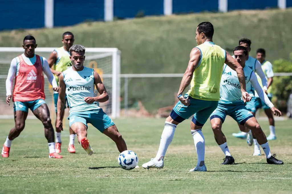 Treino na Toca da Raposa 2. Foto: Gustavo Aleixo/Cruzeiro