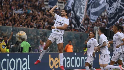 CE – FORTALEZA – 09/03/2025 – CEARENSE 2025, CEARA X MARACANA – Pedro Raul jogador do Ceara comemora seu gol durante partida contra o Maracana no estadio Presidente Vargas (CE) pelo campeonato Cearense 2025. Foto: Lucas Emanuel/AGIF