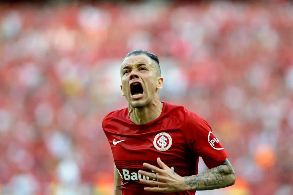 RS – Porto Alegre – 30/09/2017 – Brasileiro B 2017 – Internacional X Santa Cruz – jogador  D’Alessandro  do Internacional  comemora Gol    durante partida no Beira Rio pelo  Brasileiro B 2017  Foto: Ricardo Rimoli/AGIF