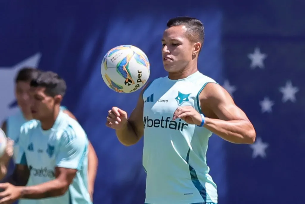 MG – BELO HORIZONTE – 27/02/2025 – CRUZEIRO, TREINO – Marlon jogador do Cruzeiro durante treino no Centro de Treinamento CT Toca II. Foto: Gilson Lobo/AGIF