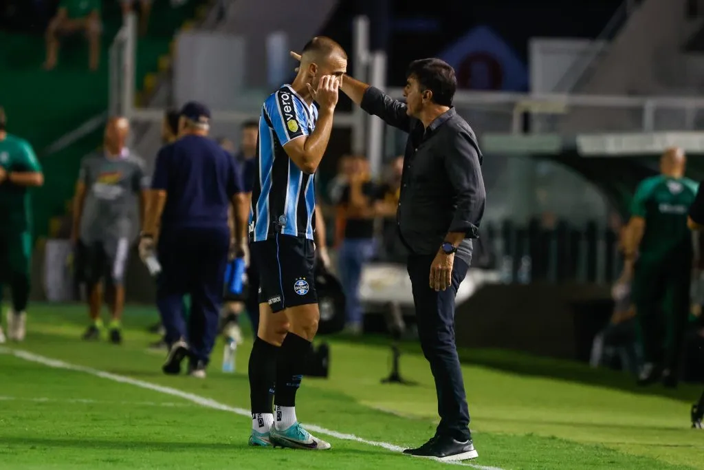 Gustavo Quinteros técnico do Grêmio durante partida contra o Juventude no Alfredo Jaconi pelo campeonato Gaucho 2025. Foto: Luiz Erbes/AGIF