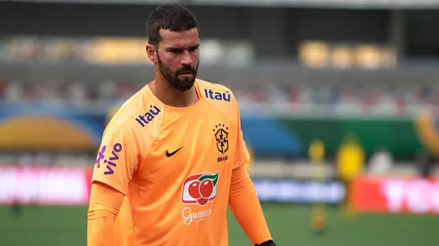 Alisson jogador do Selecao Brasileira durante treino no estadio Mangueirao.