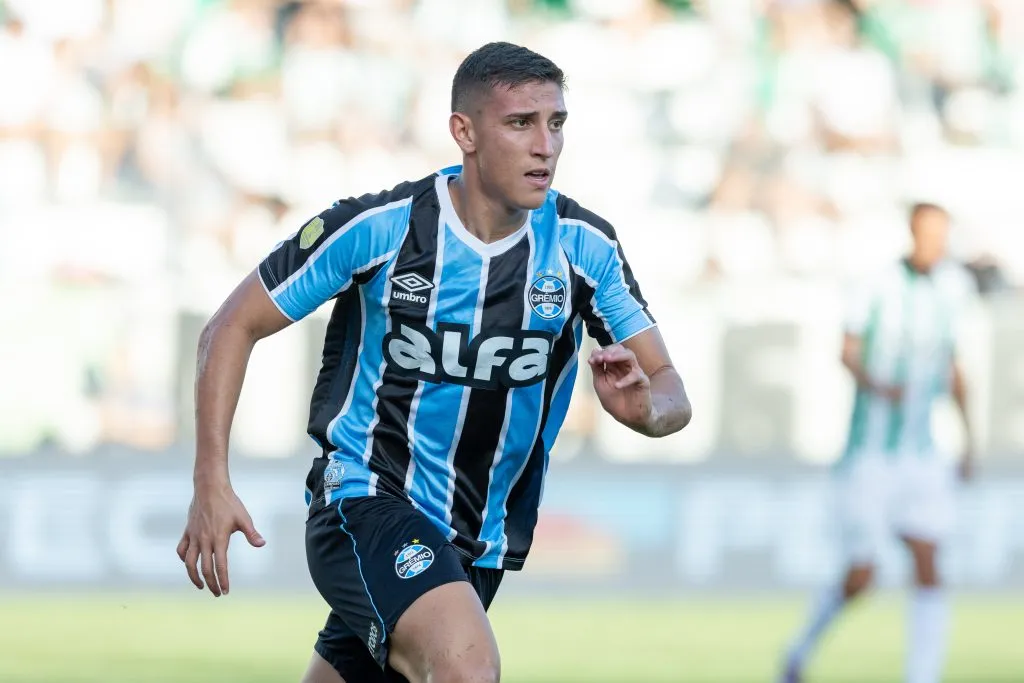 RS – CAXIAS DO SUL – 01/03/2025 – GAUCHO 2025, JUVENTUDE X GREMIO – Monsalve jogador do Gremio durante partida contra o Juventude no estadio Alfredo Jaconi pelo campeonato Gaucho 2025. Foto: Liamara Polli/AGIF