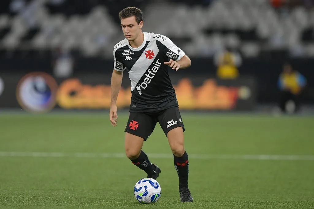 Lucas Piton jogador do Vasco durante partida contra o Nova Iguacu no estadio Engenhao pelo campeonato Copa Do Brasil 2025. Foto: Thiago Ribeiro/AGIF