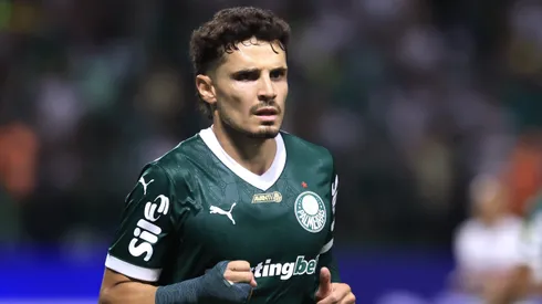 Raphael Veiga jogador do Palmeiras durante partida contra o Sao Paulo no estadio Arena Allianz Parque pelo campeonato Paulista 2025. Foto: Marcello Zambrana/AGIF
