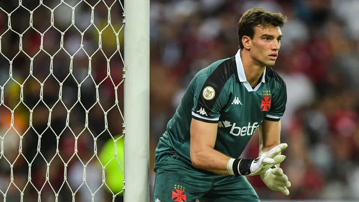 Leo Jardim goleiro do Vasco durante partida contra o Flamengo no estadio Maracana pelo campeonato Brasileiro A 2024.