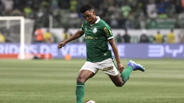 Vanderlan jogador do Palmeiras durante partida contra o Bragantino no estadio Arena Allianz Parque pelo campeonato Paulista 2025.