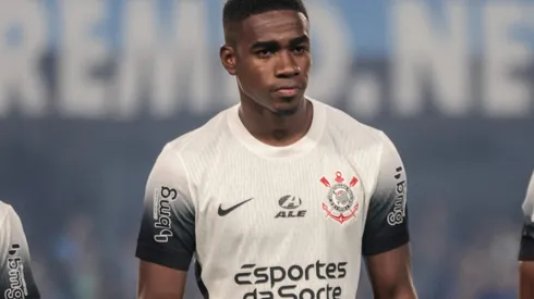 Félix Torres durante confronto contra o Grêmio na Copa do Brasil 2024.