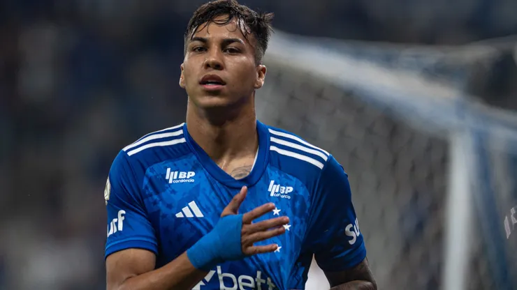 MG - BELO HORIZONTE - 09/11/2024 - BRASILEIRO A 2024, CRUZEIRO X CRICIUMA - Kaio Jorge jogador do Cruzeiro comemora seu gol durante partida contra o Criciuma no estadio Mineirao pelo campeonato Brasileiro A 2024. Foto: Alessandra Torres/AGIF