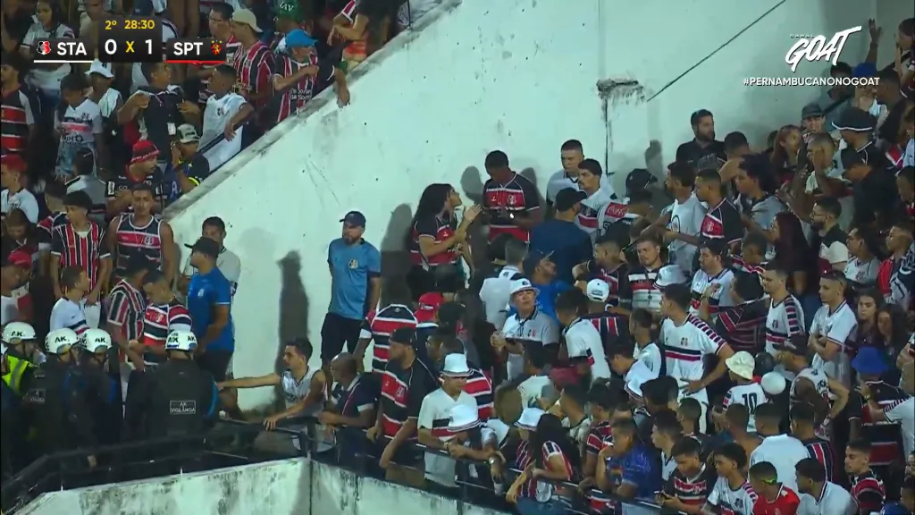 Torcida do Santa Cruz indo embora. Imagem: Canal Goat
