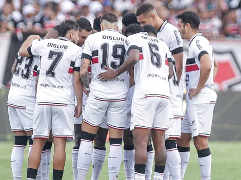 Torcida do Santa Cruz deixa claro a insatisfação durante clássico