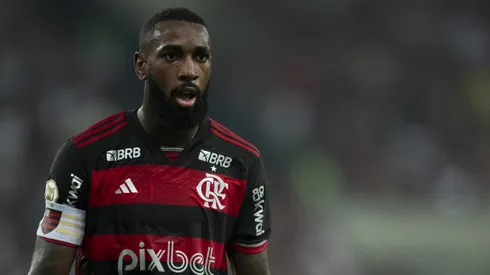RJ - RIO DE JANEIRO - 15/09/2024 - BRASILEIRO A 2024, FLAMENGO X VASCO - Gerson jogador do Flamengo durante partida contra o Vasco no estadio Maracana pelo campeonato Brasileiro A 2024. Foto: Jorge Rodrigues/AGIF