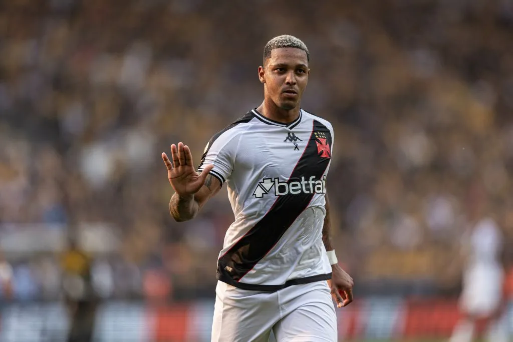 SC – CRICIUMA – 18/08/2024 – BRASILEIRO A 2024, CRICIUMA X VASCO – David Correa jogador do Vasco comemora seu gol durante partida contra o Criciuma no estadio Heriberto Hulse pelo campeonato Brasileiro A 2024. Foto: Beno Kuster Nunes/AGIF