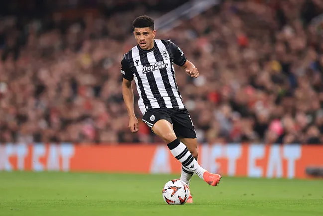 Taison atuando no PAOK-GRE em 2024 – (Photo by Simon Stacpoole/Offside/Offside via Getty Images)