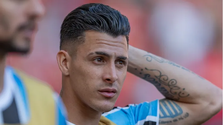 Torcida do Grêmio deseja a saída de Pavón.