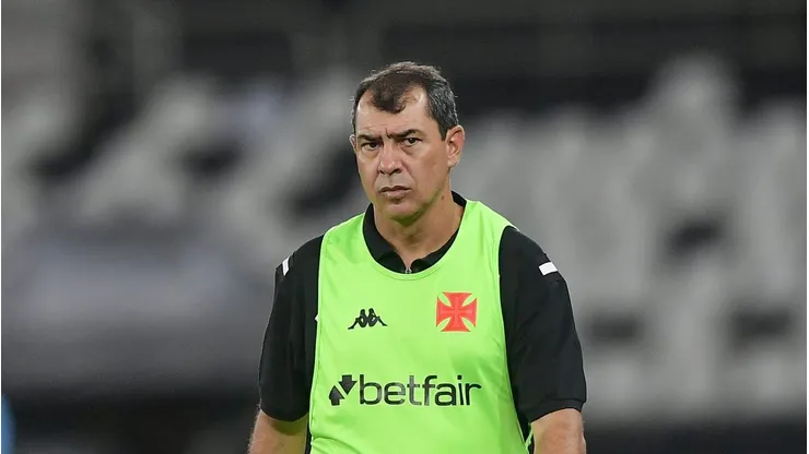Fábio Carille quer mais reforços no Vasco.