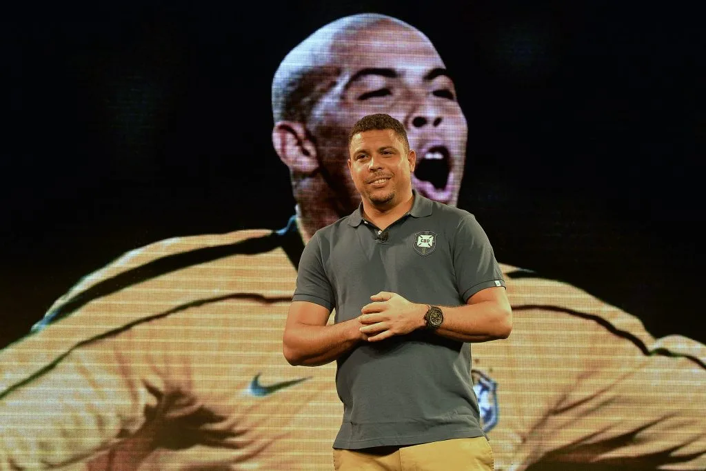 O ex-jogador Ronaldo. Lancamento da Camisa da Selecao Brasileira para a Copa do Mundo 2014, no Forte de Copacabana. 24 de Novembro de 2013, Rio de Janeiro, Rio de Janeiro, Brasil. Foto: Fernando Soutello/AGIF