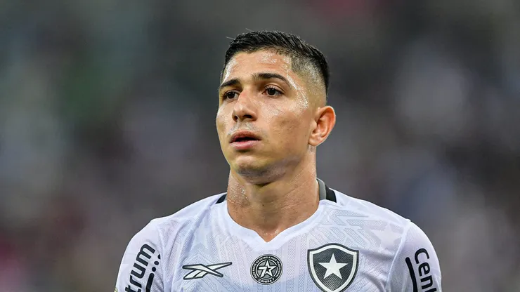 Savarino jogador do Botafogo durante partida contra o Fluminense no estadio Maracana pelo campeonato Brasileiro A 2024.