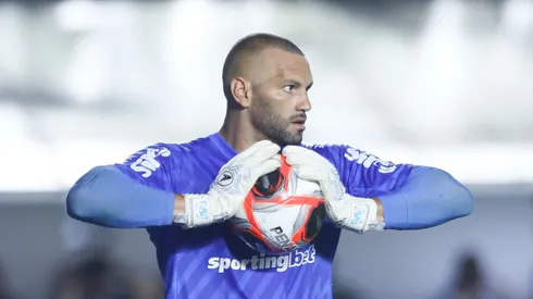 Weverton jogador do Palmeiras durante partida contra o Santos no estádio Vila Belmiro pelo campeonato Paulista 2025. Foto: Reinaldo Campos/AGIF