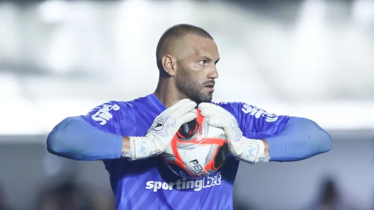 Weverton jogador do Palmeiras durante partida contra o Santos no estádio Vila Belmiro pelo campeonato Paulista 2025. Foto: Reinaldo Campos/AGIF