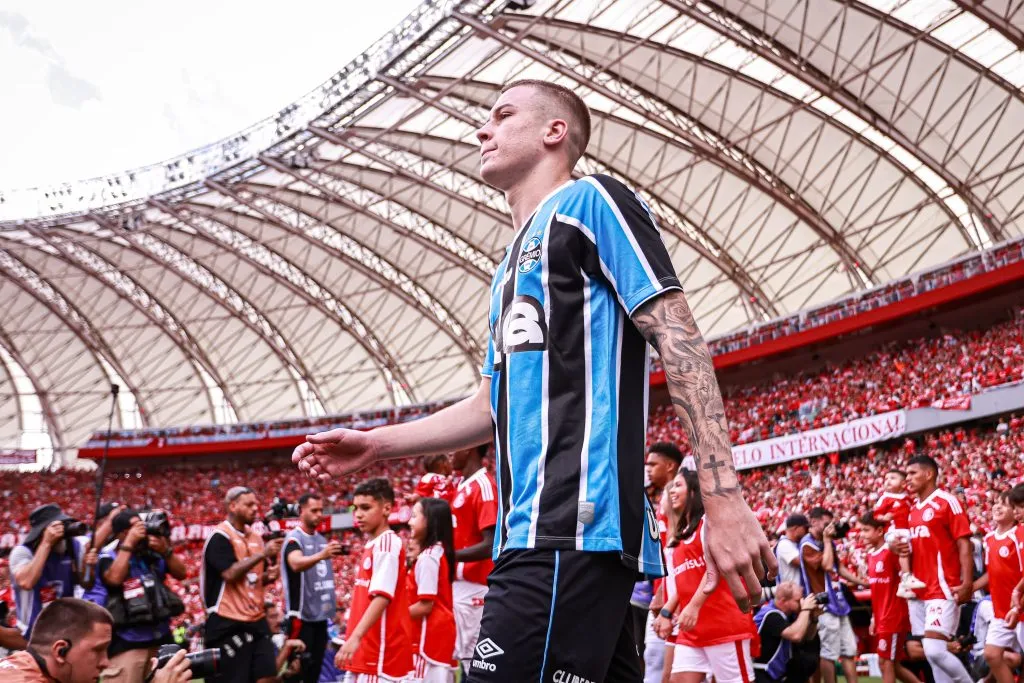 RS – PORTO ALEGRE – 16/03/2025 – GAUCHO 2025, INTERNACIONAL X GREMIO – Igor Serrote jogador do Gremio durante partida contra o Internacional no estadio Beira-Rio pelo campeonato Gaucho 2025. Foto: Maxi Franzoi/AGIF