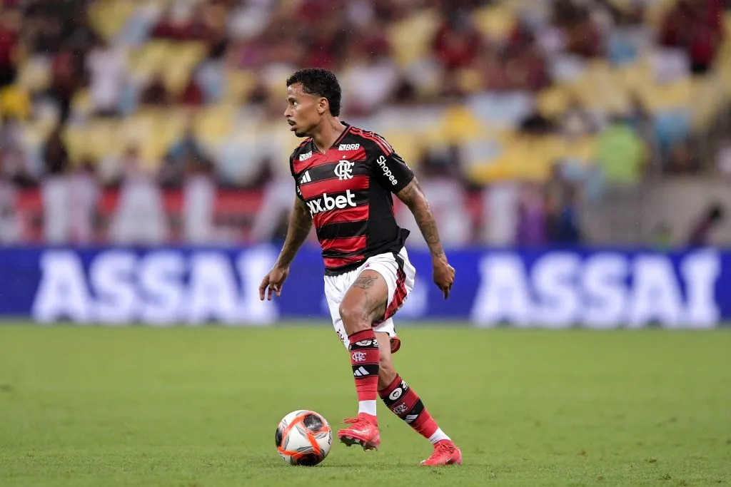 RJ – RIO DE JANEIRO – 30/01/2025 – CARIOCA 2025, FLAMENGO X SAMPAIO CORREA – Allan jogador do Flamengo durante partida contra o Sampaio Correa no estadio Maracana pelo campeonato Carioca 2025. Foto: Thiago Ribeiro/AGIF