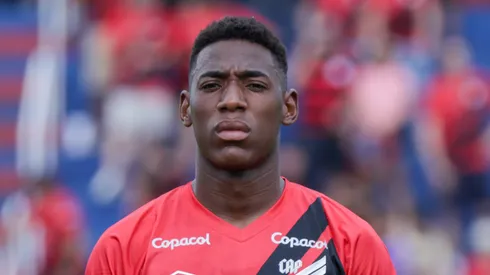 Léo Pelé trocou o Vasco pelo Athletico-PR.