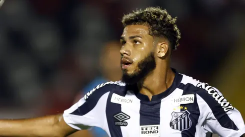 Nathan Santos durante partida contra o Botafogo-SP da Copa do Brasil 2023.