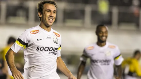 Thiago Ribeiro of Santos celebrates a scored goal during the match between Santos and Criciuma for the Brazilian Series A 2013 at Vila Belmiro stadium on September 22, 2013 in Sao Paulo, Brazil.