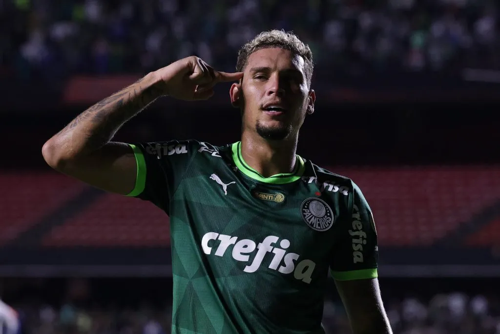 SP – SAO PAULO – 20/04/2023 – LIBERTADORES 2023, PALMEIRAS X CERRO PORTENO – Rafael Navarro jogador do Palmeiras comemora seu gol durante partida contra o Cerro Porteno no estadio Morumbi pelo campeonato Libertadores 2023. Foto: Ettore Chiereguini/AGIF