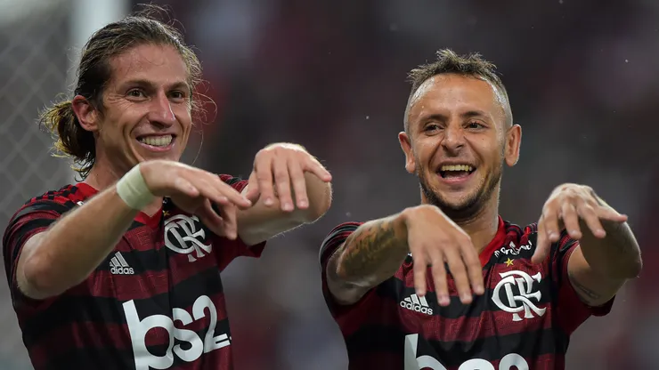 Filipe Luís e Rafinha em partida pelo Flamengo em 2020. Foto: Thiago Ribeiro/AGIF