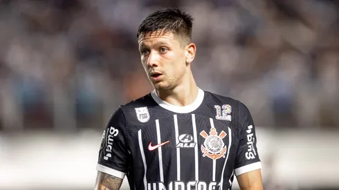 Rodrigo Garro jogador do Corinthians durante partida contra o Santos no estadio Vila Belmiro pelo campeonato Paulista 2024.