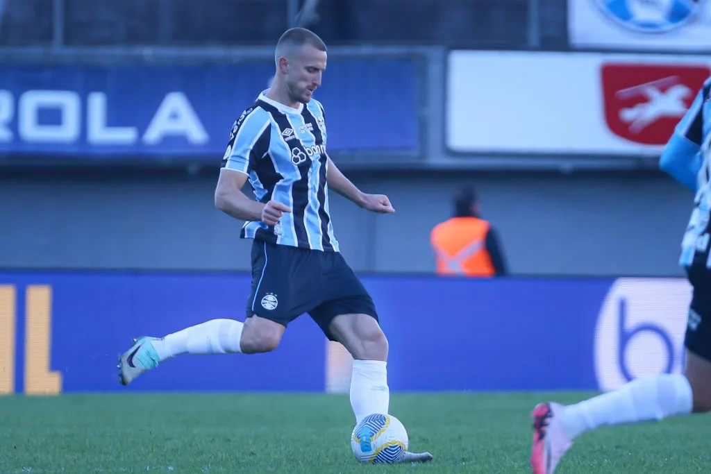 Rodrigo Ely jogador do Grêmio durante partida contra o Fluminense pelo campeonato Brasileiro A 2024. Foto: Maxi Franzoi/AGIF