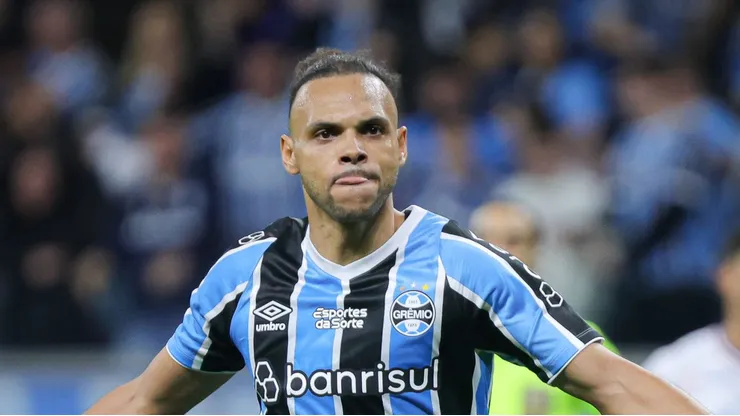 Braithwaite tem substituto revelado no Grêmio.