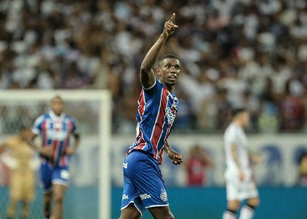 Kanu jogador do Bahia comemora seu gol durante partida contra o Vitoria na Arena Fonte Nova pelo campeonato Copa Do Nordeste 2024. Foto: Jhony Pinho/AGIF