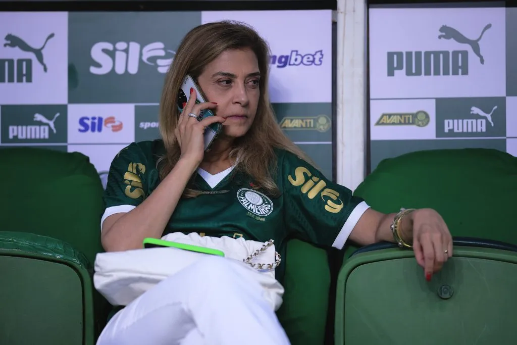 Leila Pereira, presidente do Palmeiras, durante partida contra o Bragantino no Campeonato Paulista 2025. Foto: Ettore Chiereguini/AGIF