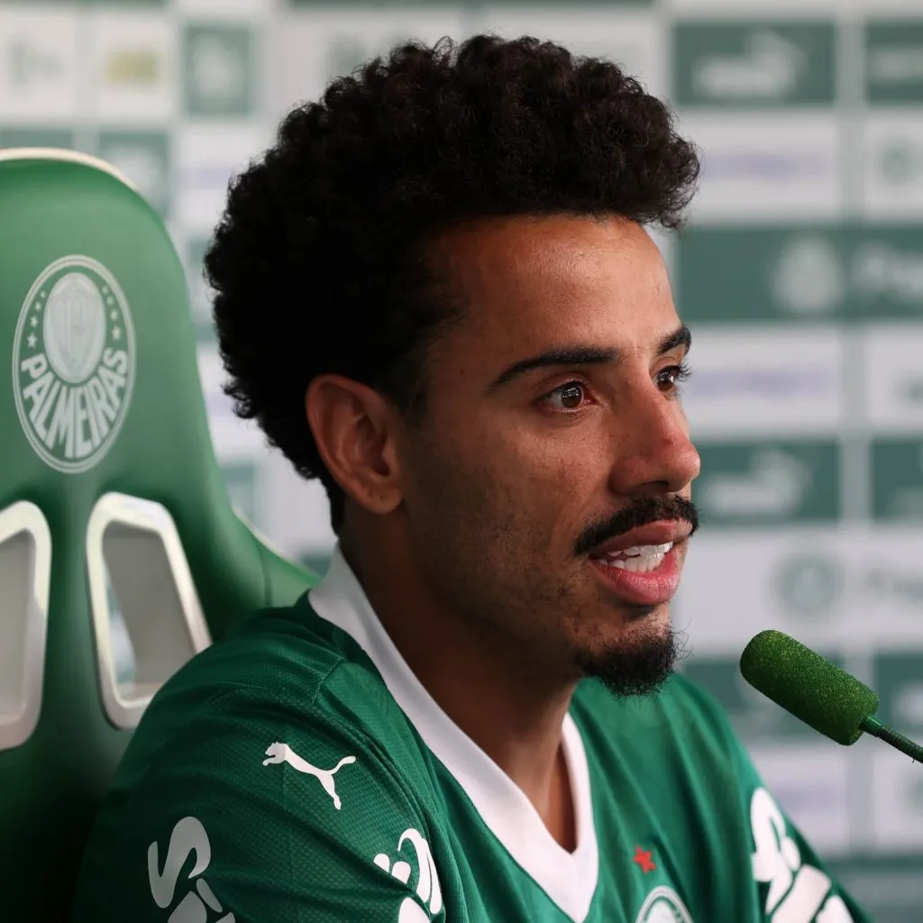 O jogador Lucas Evangelista é apresentado como mais novo atleta da SE Palmeiras, na Academia de Futebol. (Foto: Cesar Greco/Palmeiras/by Canon)