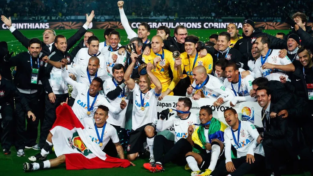 Corinthians conquistando o Mundial de Clubes da FIFA em 2012 no Japão diante do Chelsea.  (Photo by Lintao Zhang/Getty Images)
